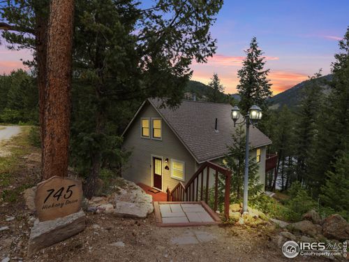 745 Hickory Dr, Lyons, CO, 80540-8033 | Card Image