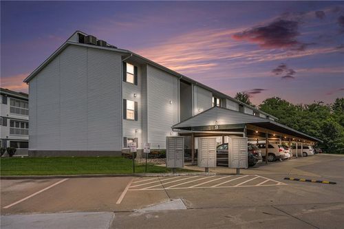 2427 Ne 68th St, Gladstone, MO, 64118-3677 | Card Image