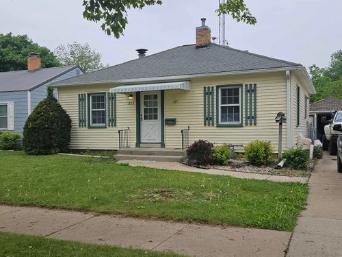 513 6th Ave, Charles City, IA, 50616-2415 | Card Image