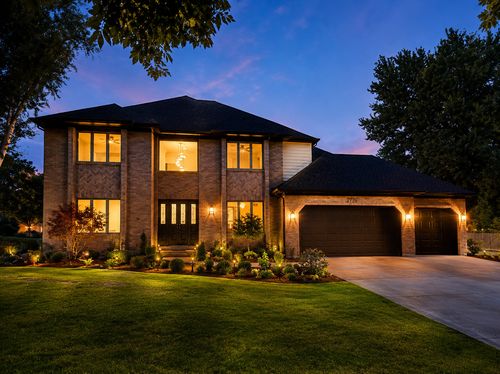 2726 Seiler Dr, Naperville, IL, 60565-4418 | Card Image