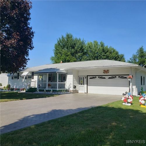 6717 Errick Rd, North Tonawanda, NY, 14120-1105 | Card Image