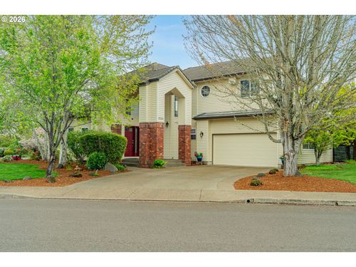 2520 Nw Pinehurst Dr, McMinnville, OR, 97128-2470 | Card Image