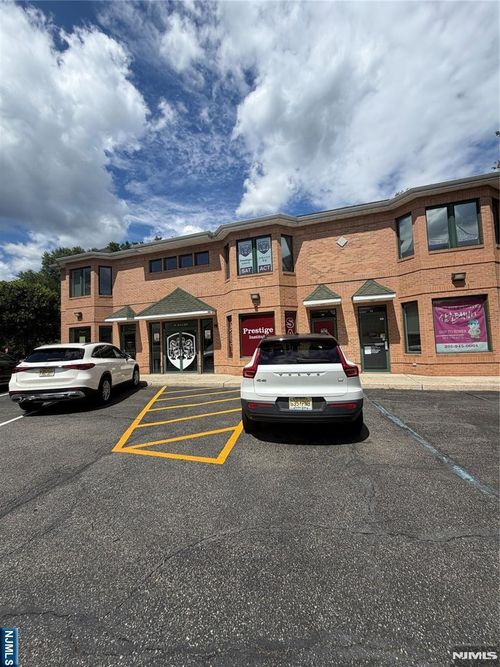 3 Lewis St, Closter, NJ, 07624-2631 | Card Image