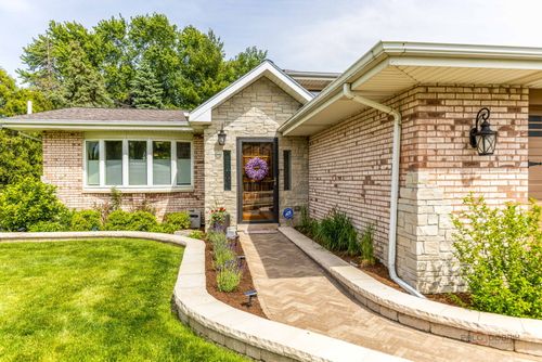 333 Killdeer Rd, Bloomingdale, IL, 60108-1323 | Card Image