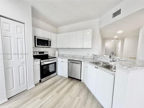 2311-2311 Belmont Ln, North Lauderdale, FL, 33068-4293 | Card Image