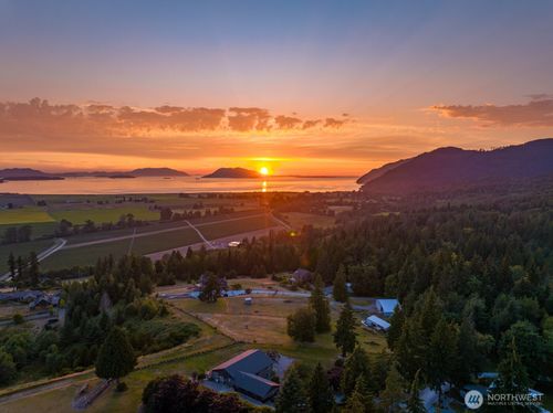 16272 Lookout Ln, Bow, WA, 98232-8520 | Card Image