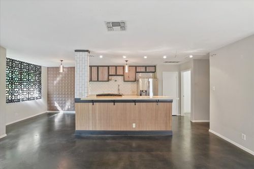 a-5707 W Gate Blvd, Austin, TX, 78745-3433 | Card Image