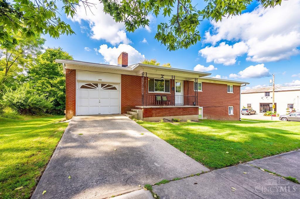 231 W Collins St, Oxford, OH 45056