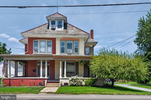 201 W Main St, LEOLA, PA, 17540-1753 | Card Image