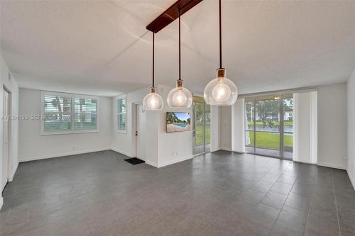 109-9330 Lagoon Pl, Davie, FL, 33324 | Card Image