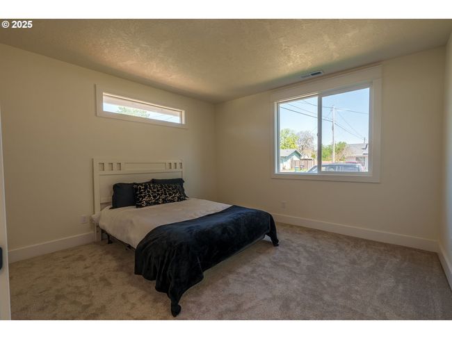 535 E St, House other with 4 bedrooms, 3 bathrooms and 1 parking in Independence OR | Image 24