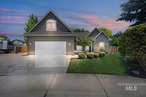2586 W Primeland Dr, Meridian, ID, 83646-8376 | Card Image