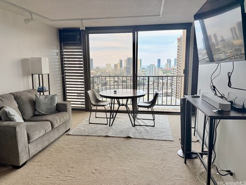 2105-1630 Liholiho St, Honolulu, HI, 96822-2943 | Card Image