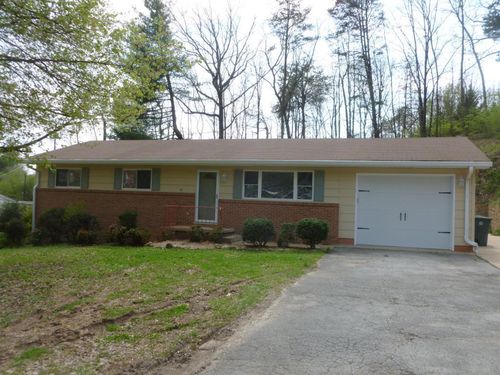 820 Oak Tree Dr, Chattanooga, TN, 37415-2924 | Card Image