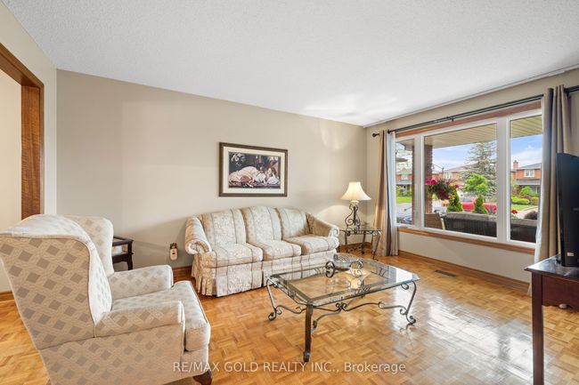74 Belview Ave, House other with 5 bedrooms, 4 bathrooms and 4 parking in Woodbridge ON | Image 14