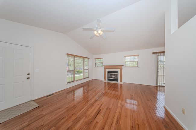 128 Commons Cir, Condo with 2 bedrooms, 2 bathrooms and null parking in Saline MI | Image 11
