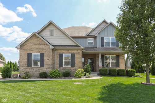 3681 Woodvine Dr, Bargersville, IN, 46106-9046 | Card Image
