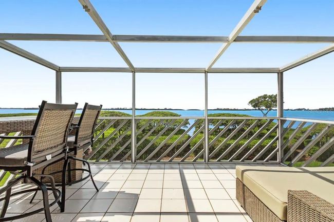 Large screened-in Lanai | Image 14
