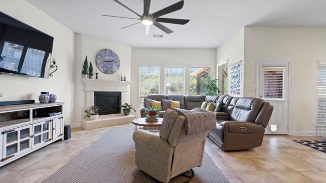 Living Room | Image 13