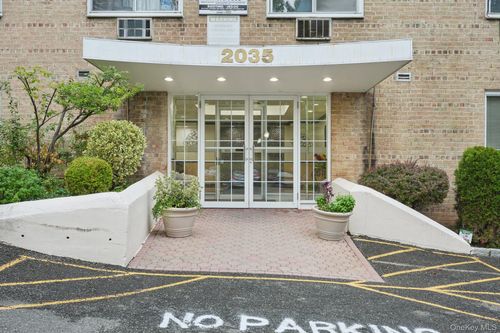 1k-2035 Central Park Ave, Yonkers, NY, 10710-2442 | Card Image