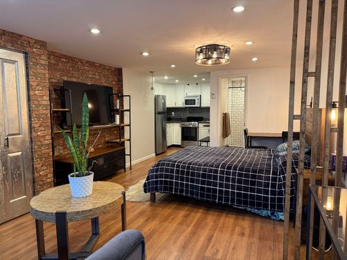 42 Willow Wood Sq, East Rutherford, NJ, 07073-1226 | Card Image