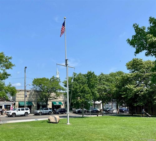 110 Front St, Greenport, NY, 11944-1600 | Card Image