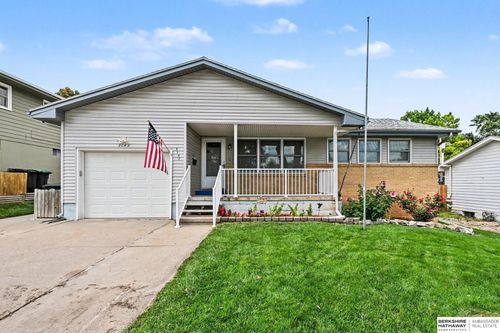 9142 Manderson St, Omaha, NE, 68134-4010 | Card Image