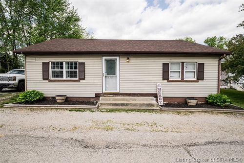 117 Cherry St, Henryville, IN, 47126-9786 | Card Image