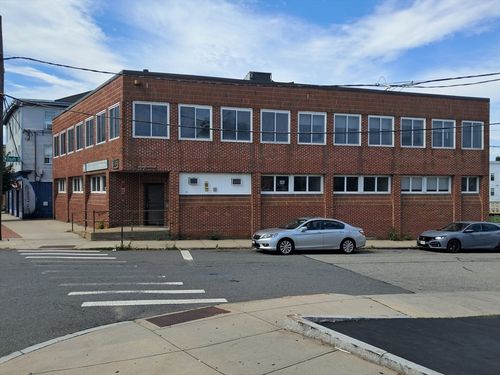 418 Bridge St, Lowell, MA, 01850-2400 | Card Image