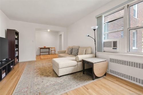 3b-26-21 Union St, Flushing, NY, 11354-1725 | Card Image