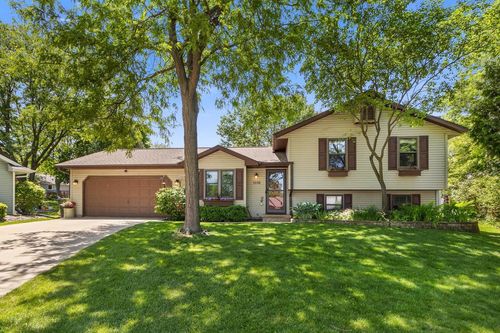 1036 Villa Cir, Sun Prairie, WI, 53590-3051 | Card Image