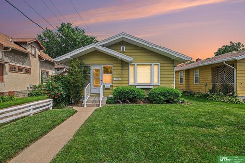 3212 Oak Street, Omaha, NE, 68105 | Card Image