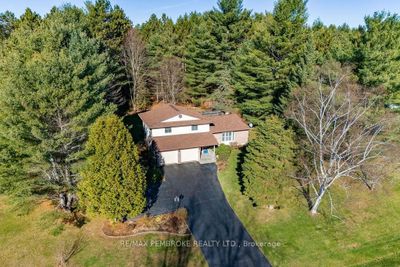 6 Derek Dr, House other with 3 bedrooms, 3 bathrooms and 8 parking in Petawawa ON | Image 2