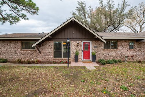 2124 Ridge Ln, Grapevine, TX, 76051-4647 | Card Image