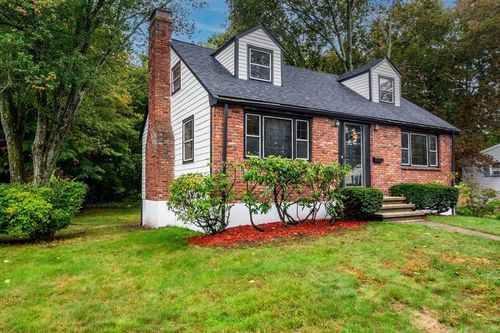 223 Washington St, Reading, MA, 01867-3251 | Card Image