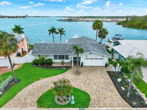 11577 48th Ave N, ST PETERSBURG, FL, 33708-2711 | Card Image