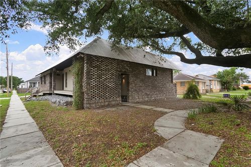 6000 Franklin Ave, New Orleans, LA, 70122-6424 | Card Image