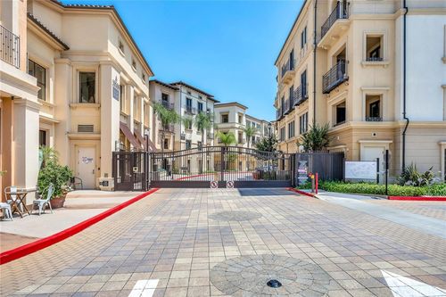 e-22-23500 Park Sorrento, Calabasas, CA, 91302 | Card Image