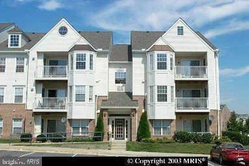 2-307-8941 Town Center Cir, UPPER MARLBORO, MD, 20774-4757 | Card Image