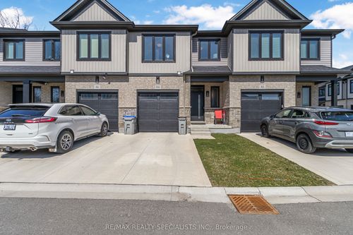 84-601 Lions Park Dr, Mount Brydges, ON, N0L1W0 | Card Image