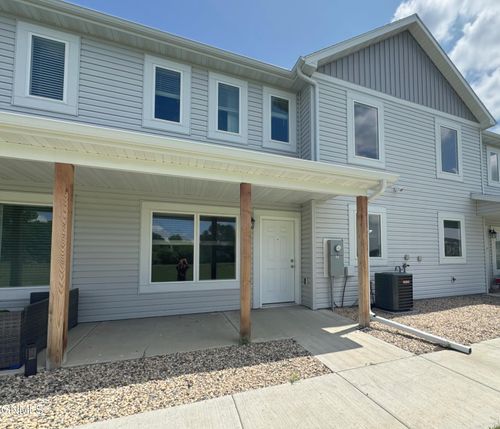 3312 Kenner Loop, Bismarck, ND, 58504-7336 | Card Image