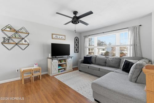 305 Neptune Ave, Bayville, NJ, 08721-1321 | Card Image