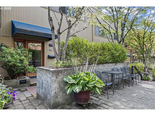 974 Lincoln St, Eugene, OR, 97401-2829 | Card Image