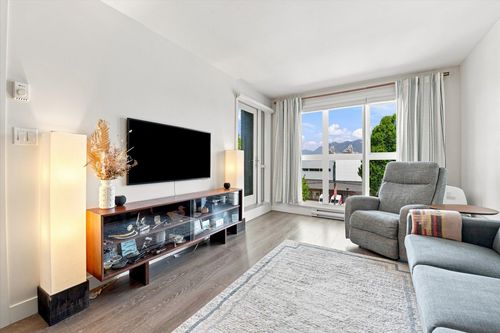 323-1588 E Hastings St, Vancouver, BC, V5L0B8 | Card Image