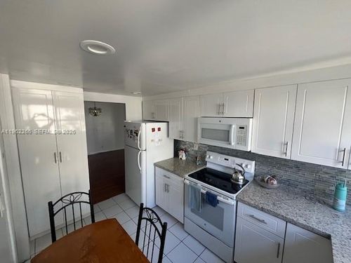 4s-920 Ne 199th St, Miami, FL, 33179-3053 | Card Image