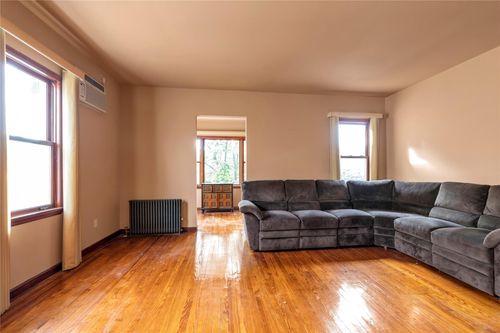 7971 77th Rd, Glendale, NY, 11385-7503 | Card Image