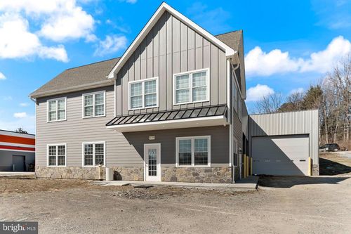 935 W Cypress St, KENNETT SQUARE, PA, 19348-3900 | Card Image