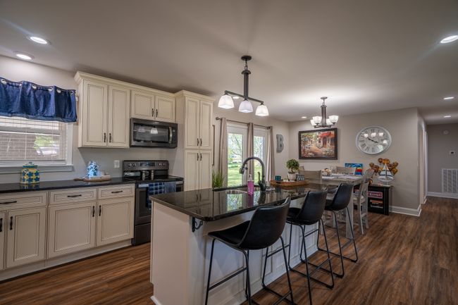 703 Brenda Ave, House other with 3 bedrooms, 2 bathrooms and null parking in Loretto TN | Image 9