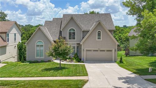 8605 Candlelight Ln, Lenexa, KS, 66215-6032 | Card Image