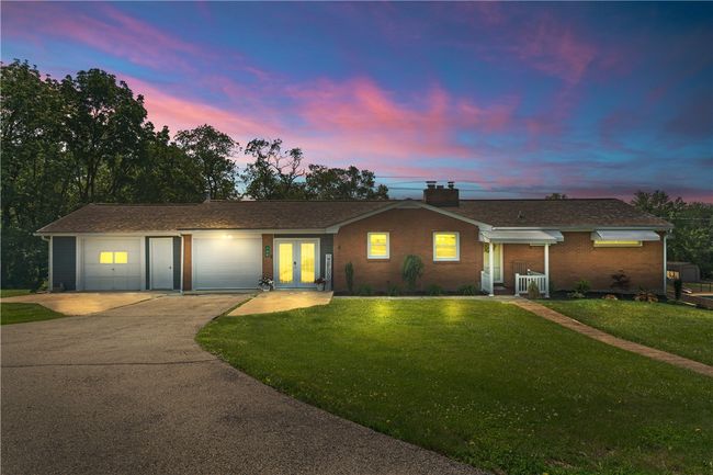 160 Sonnie Dr, House other with 3 bedrooms, 2 bathrooms and 6 parking in Crabtree PA | Image 4